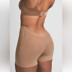 SKIMS Sheer Sculpt- Low Back Short-‎ 2X